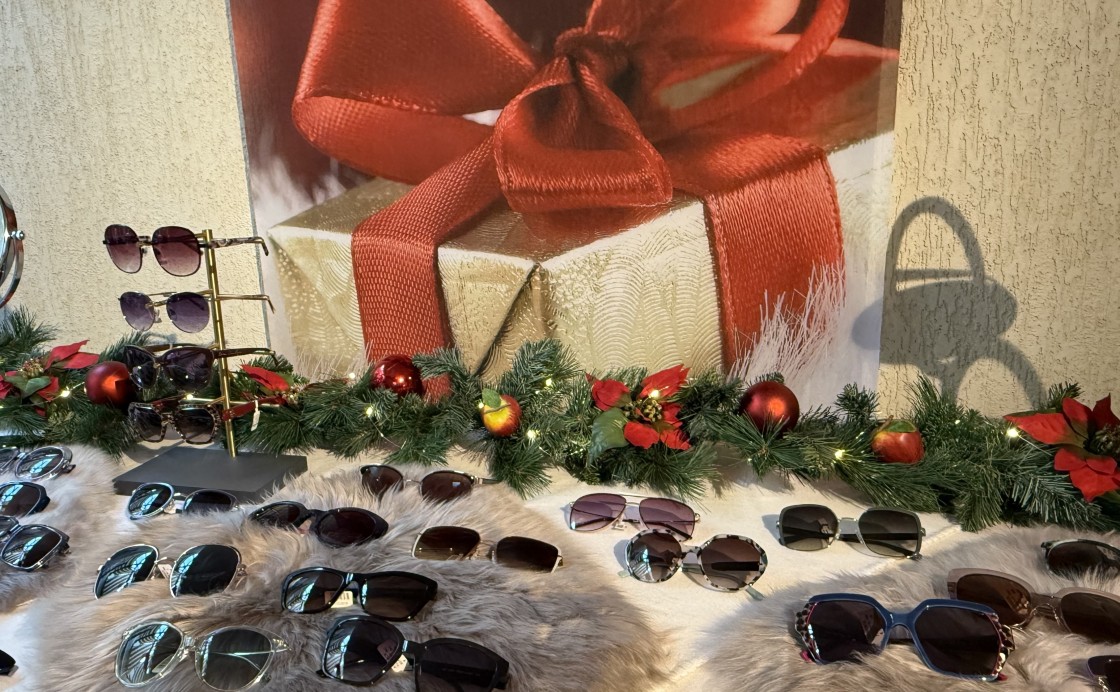 Augenoptik und Hörakustik Kossak: Brillen im Geschäft