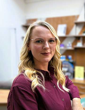 Frau Carolin Richter